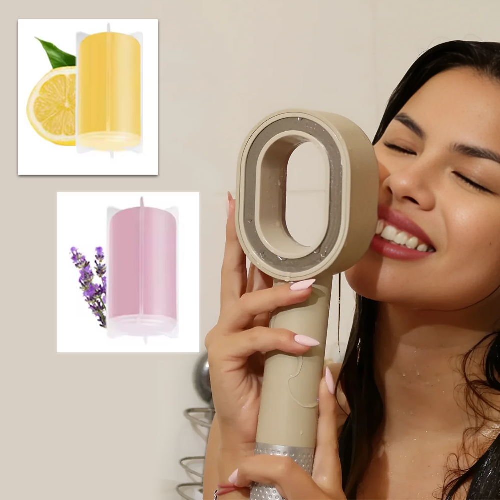 Frau genießt Duftdusche mit Doyoo Filterduschkopf – Zitrone & Lavendel Aroma